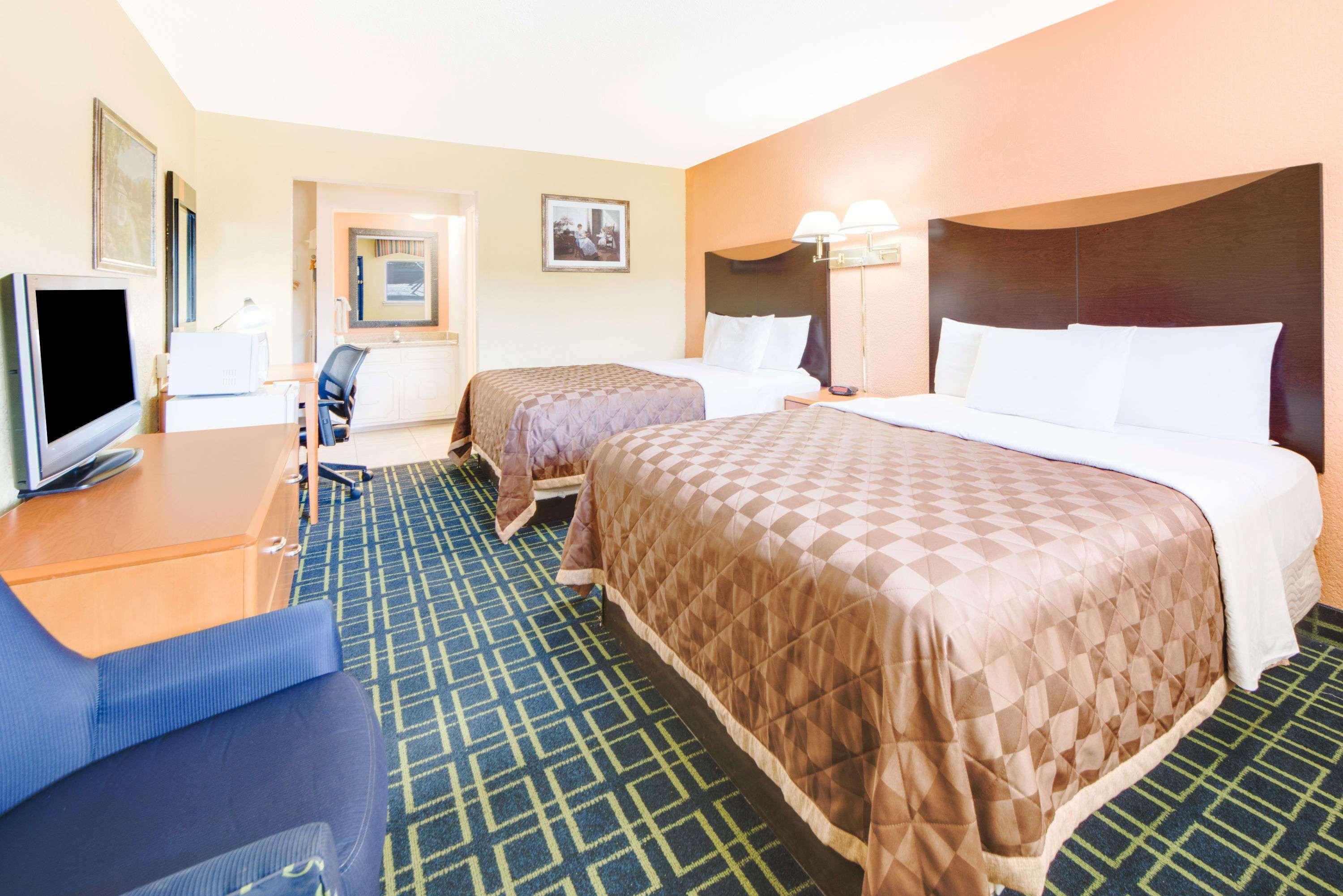 Travelodge By Wyndham Motel 2*